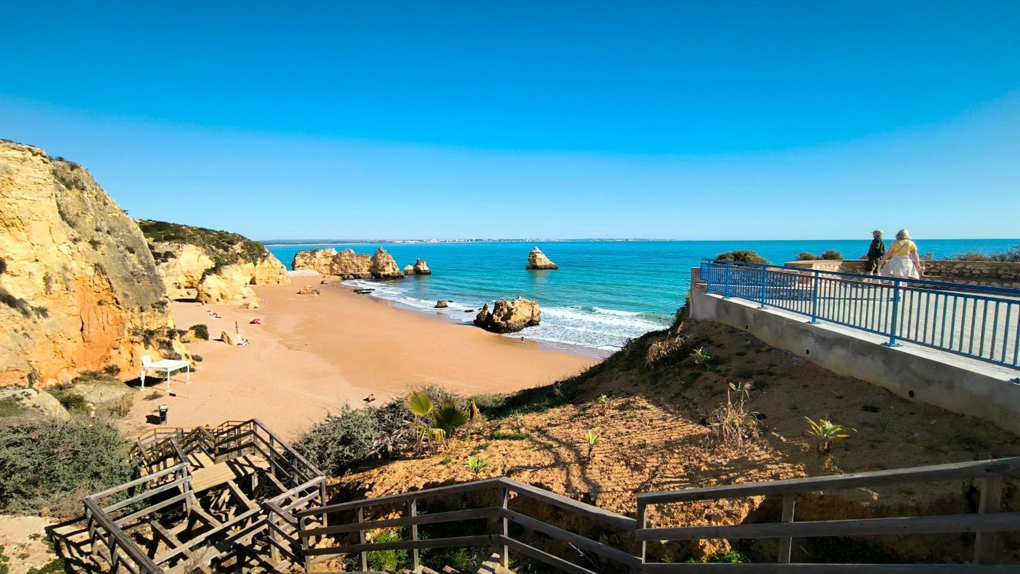 A Casa E A Da Ana * Lagos